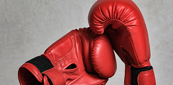 Поединок боксера и промоутера